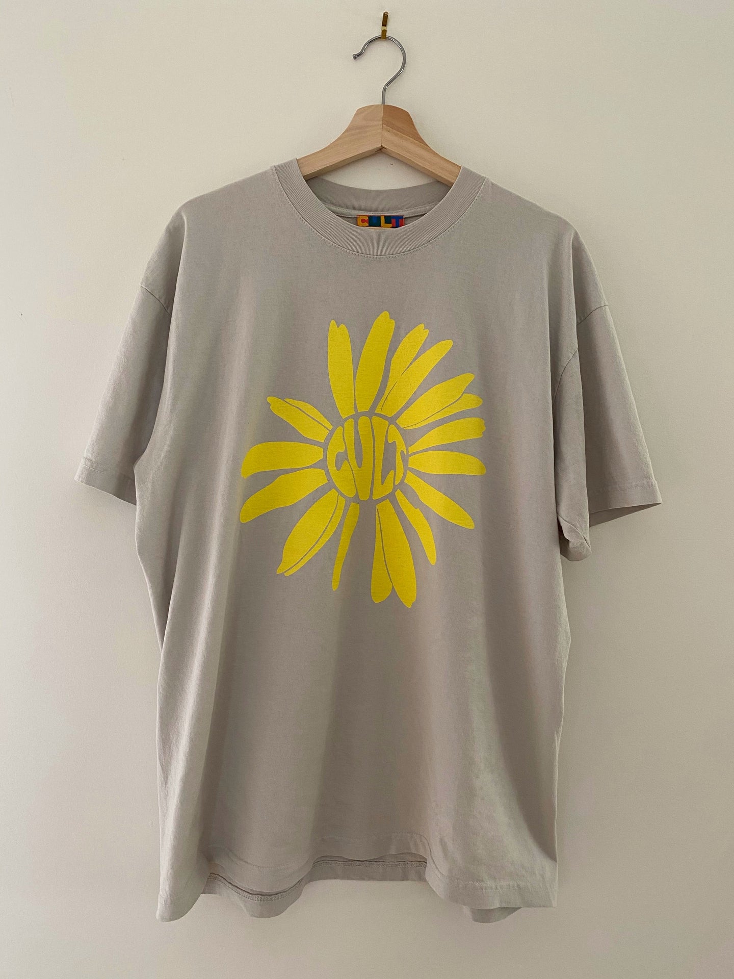 cult daisy t-shirt